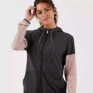 Vuori Stonesteps Windbreaker Outdoor Trainer Shell Jacket